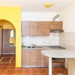 Awesome In Okrug Gornji Apartamento *