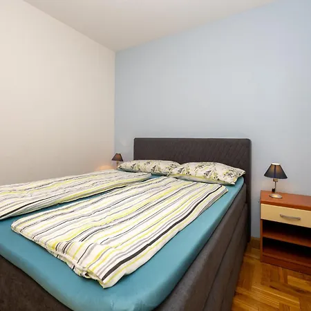 Apartamento Awesome In Okrug Gornji Trogir